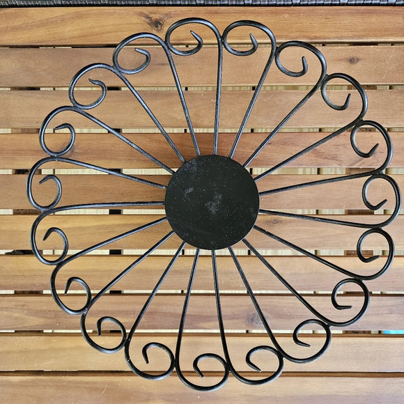 Black Metal Fruit Bowl - Picture 2 of 4